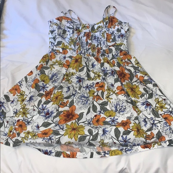 Forever 21 floral dress - Picture 3 of 3